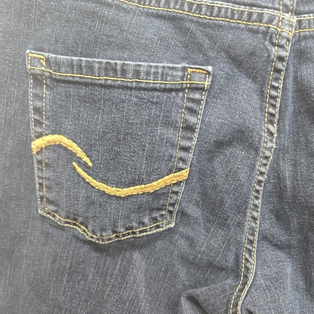 Levi Strauss Signature Straight Leg Jean Womens 6M Mid Rise Stretch Denim Dark
